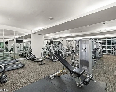 3000 Oasis Grand Boulevard - Photo Thumbnail 22