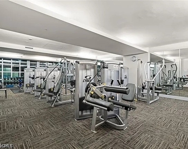 3000 Oasis Grand Boulevard - Photo Thumbnail 21