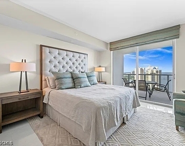 3000 Oasis Grand Boulevard - Photo Thumbnail 12