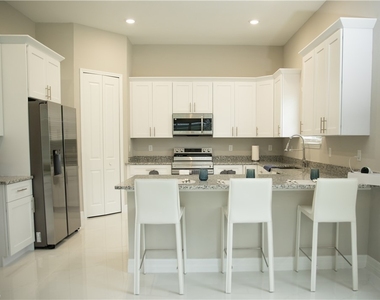 1226 Chrisholm Street - Photo Thumbnail 3