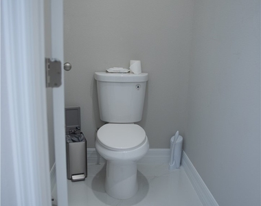 1228 Chrisholm Street - Photo Thumbnail 15