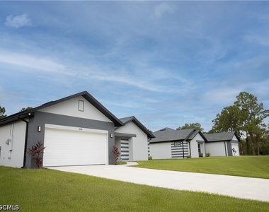 1228 Chrisholm Street - Photo Thumbnail 17