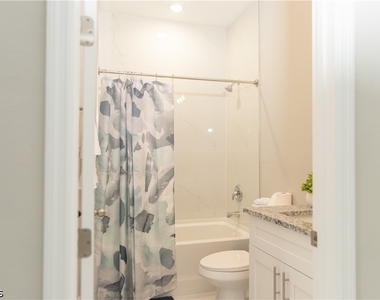 1228 Chrisholm Street - Photo Thumbnail 13