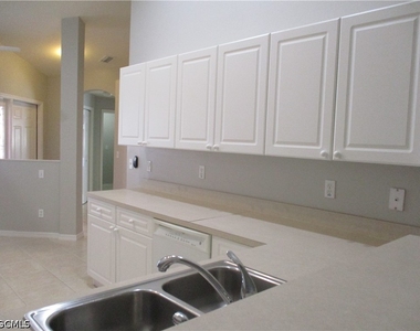 4330 Sw 7th Place - Photo Thumbnail 5