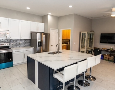 14081 Bently Circle - Photo Thumbnail 4
