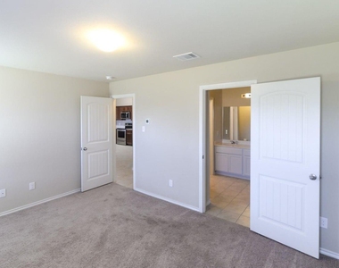 1112 Decker Drive - Photo Thumbnail 6