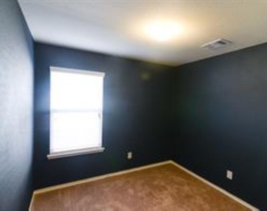 1112 Decker Drive - Photo Thumbnail 3