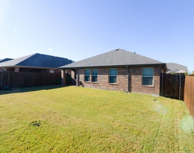 1112 Decker Drive - Photo Thumbnail 7