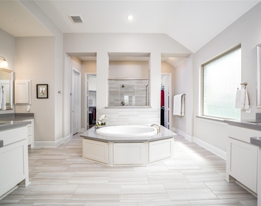 2511 Marble Hill Drive - Photo Thumbnail 24