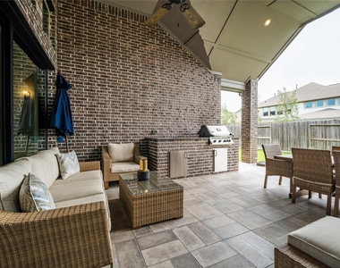 2511 Marble Hill Drive - Photo Thumbnail 4