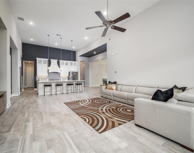2511 Marble Hill Drive - Photo Thumbnail 13
