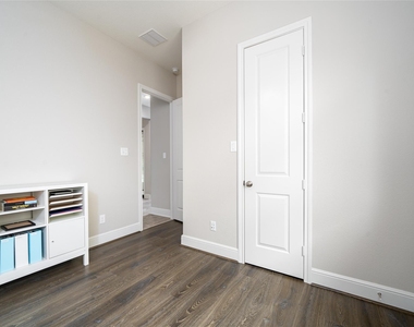 2511 Marble Hill Drive - Photo Thumbnail 34