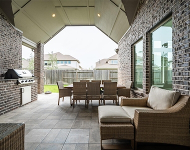 2511 Marble Hill Drive - Photo Thumbnail 3