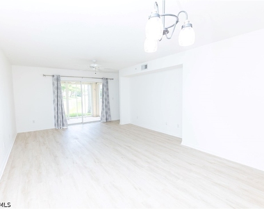 2456 Millcreek Lane - Photo Thumbnail 14