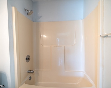 5254 Treetops Drive - Photo Thumbnail 15