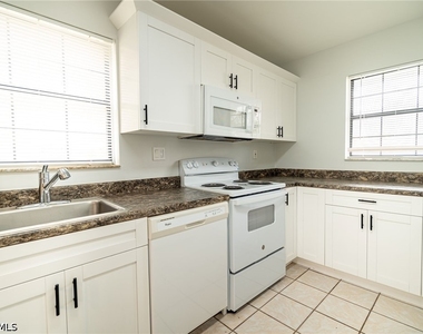 5254 Treetops Drive - Photo Thumbnail 3