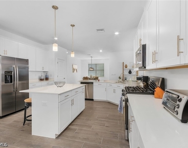 20210 Kingmont Drive - Photo Thumbnail 7