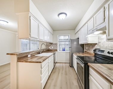 5917 Fairdale Lane - Photo Thumbnail 17