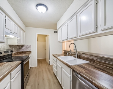 5917 Fairdale Lane - Photo Thumbnail 20