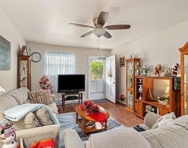 401 E Main Street - Photo Thumbnail 7