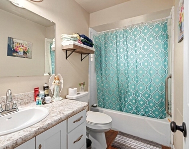 401 E Main Street - Photo Thumbnail 11