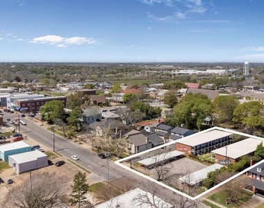 401 E Main Street - Photo Thumbnail 15