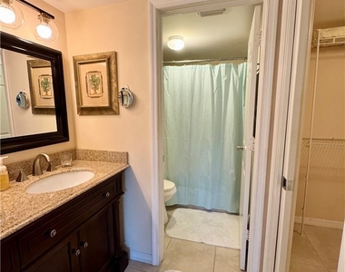 3062 Sandpiper Bay Circle - Photo Thumbnail 14