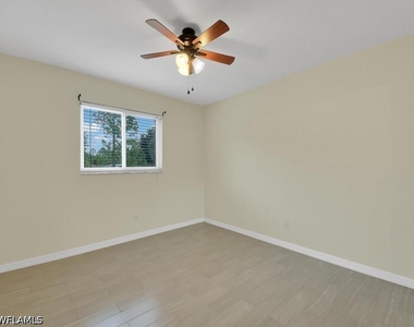 260 12th Street Se - Photo Thumbnail 12