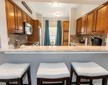 3225 Cypress Glen Way - Photo Thumbnail 8