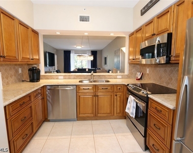 3225 Cypress Glen Way - Photo Thumbnail 10
