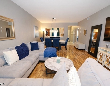 3225 Cypress Glen Way - Photo Thumbnail 5