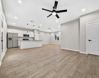 7414 Mount Street - Photo Thumbnail 4