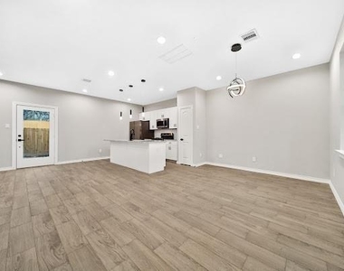 7414 Mount Street - Photo Thumbnail 5