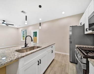 7414 Mount Street - Photo Thumbnail 2