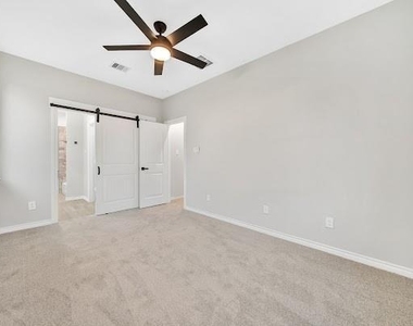 7414 Mount Street - Photo Thumbnail 8