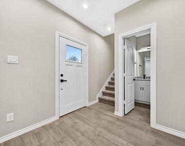 7414 Mount Street - Photo Thumbnail 3