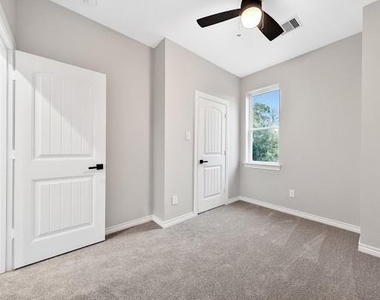 7414 Mount Street - Photo Thumbnail 12