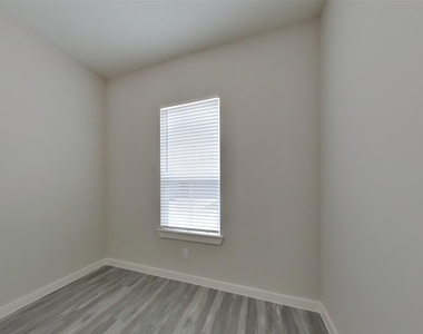 22726 Terrazzo Drive - Photo Thumbnail 10