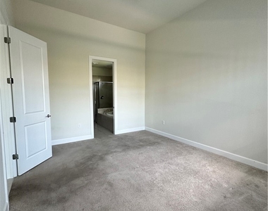 4546 Battlecreek Way - Photo Thumbnail 15