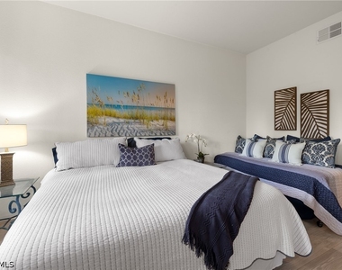 9050 Las Maderas Drive - Photo Thumbnail 6