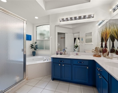 9050 Las Maderas Drive - Photo Thumbnail 8