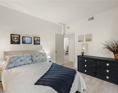 9050 Las Maderas Drive - Photo Thumbnail 10