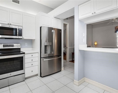 780 Bentwater Circle - Photo Thumbnail 11
