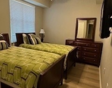 10337 Heritage Bay Boulevard - Photo Thumbnail 3