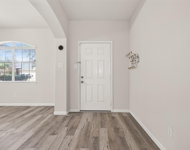 21711 Crest Peak Way - Photo Thumbnail 4
