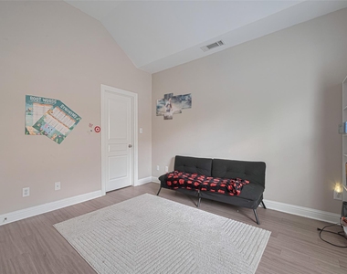 24 Versante Court - Photo Thumbnail 7