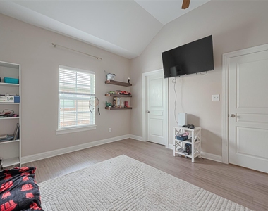 24 Versante Court - Photo Thumbnail 6