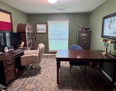 15815 Merle Road - Photo Thumbnail 9