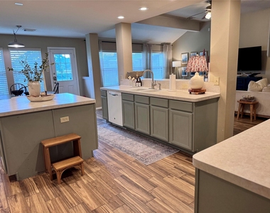 15815 Merle Road - Photo Thumbnail 5