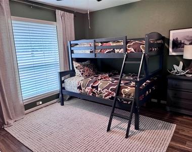 15815 Merle Road - Photo Thumbnail 8